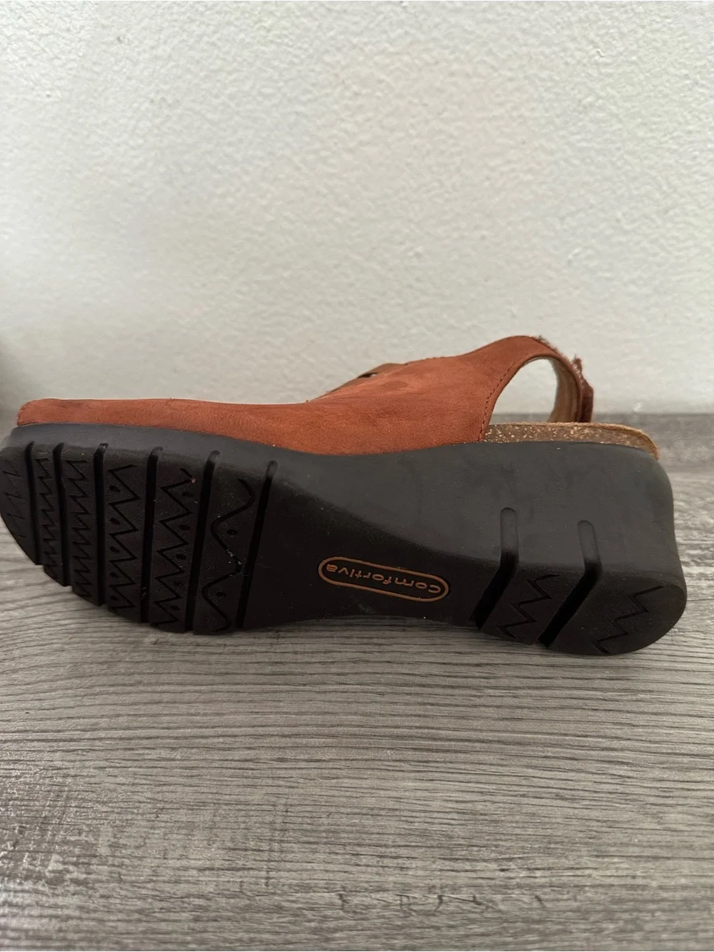 Alana  Comfortiva Women's Rust Brown Wedge Sandals Size 6